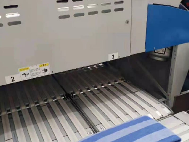 莱城巾类折叠机-01