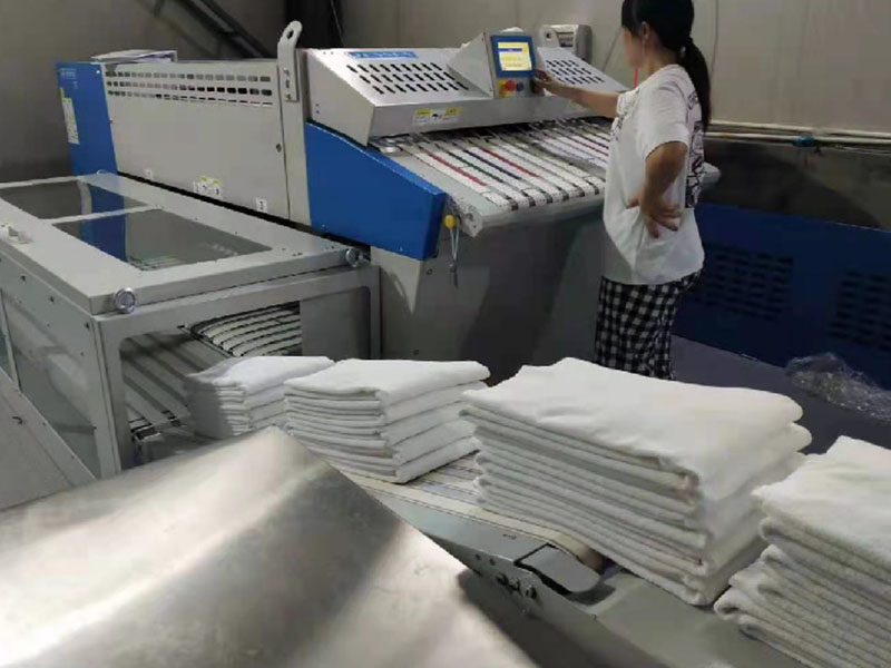 莱城巾类折叠机-02