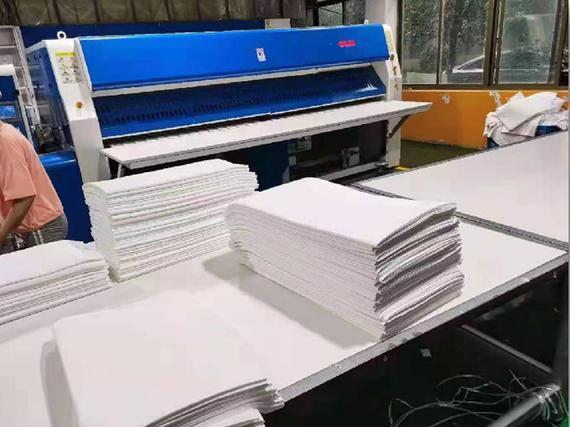 莱城高速熨烫机-01